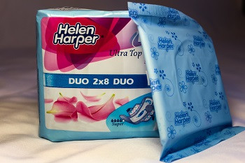Helen Harper Ultra Top Dry super, kétrétegű, szárnyas egészségügyi betét 16 db - Super